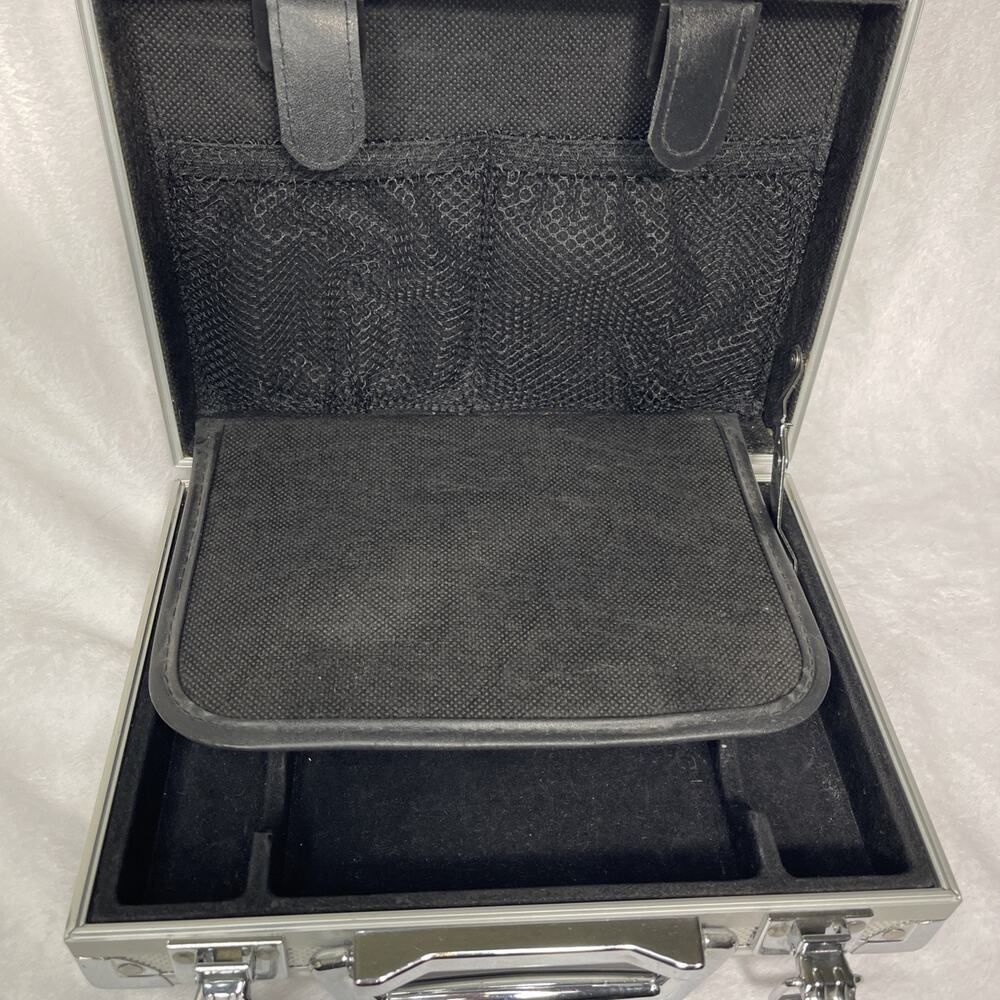 GAMESTOP DS LITE 3DS NINTENDO DS GAME CARRY CASE 9"x7"x3" - Picture 3 of 4